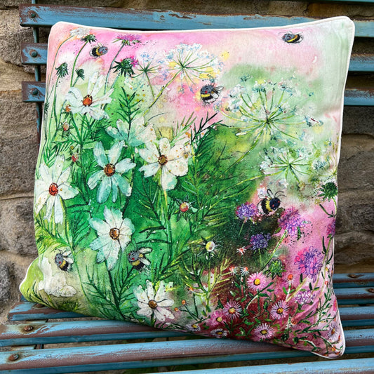 SUMMER BEES CUSHION CU61